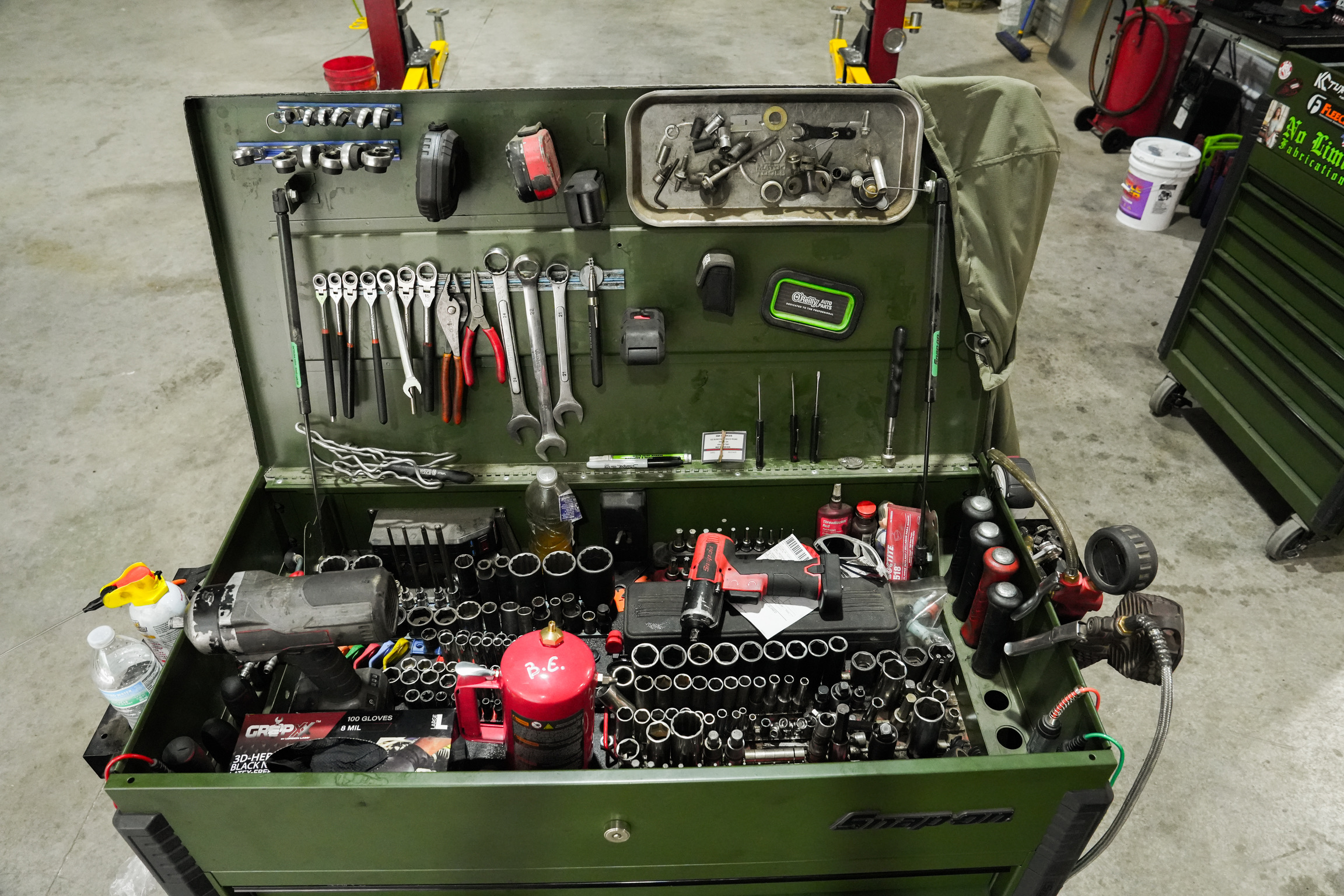 Photo 3 Shop tools & equipment